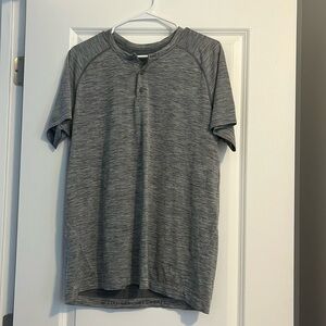 Lululemon Men’s shirt size M